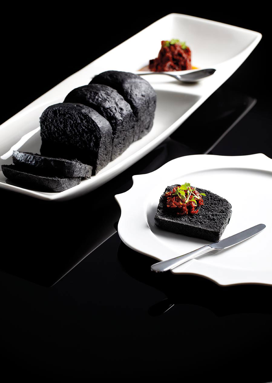 Charcoal brioche with blackberry sundried tomato purée recipe