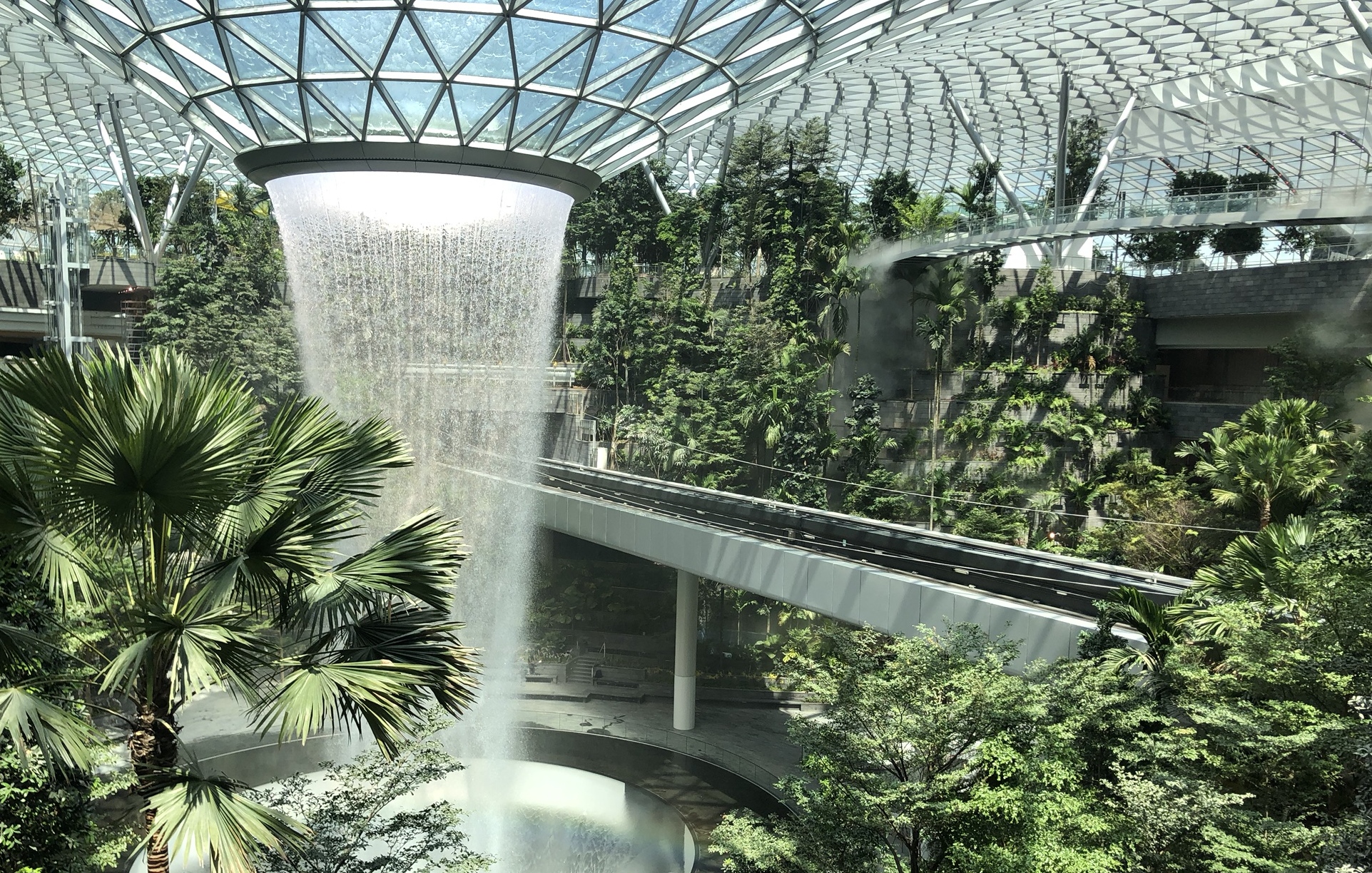 Чанги сады. Аэропорт Jewel Changi. Аэропорт Джуэл Чанги, Сингапур. Singapore’s Jewel Changi Airport,. 1. Аэропорт Чанги, Сингапур.