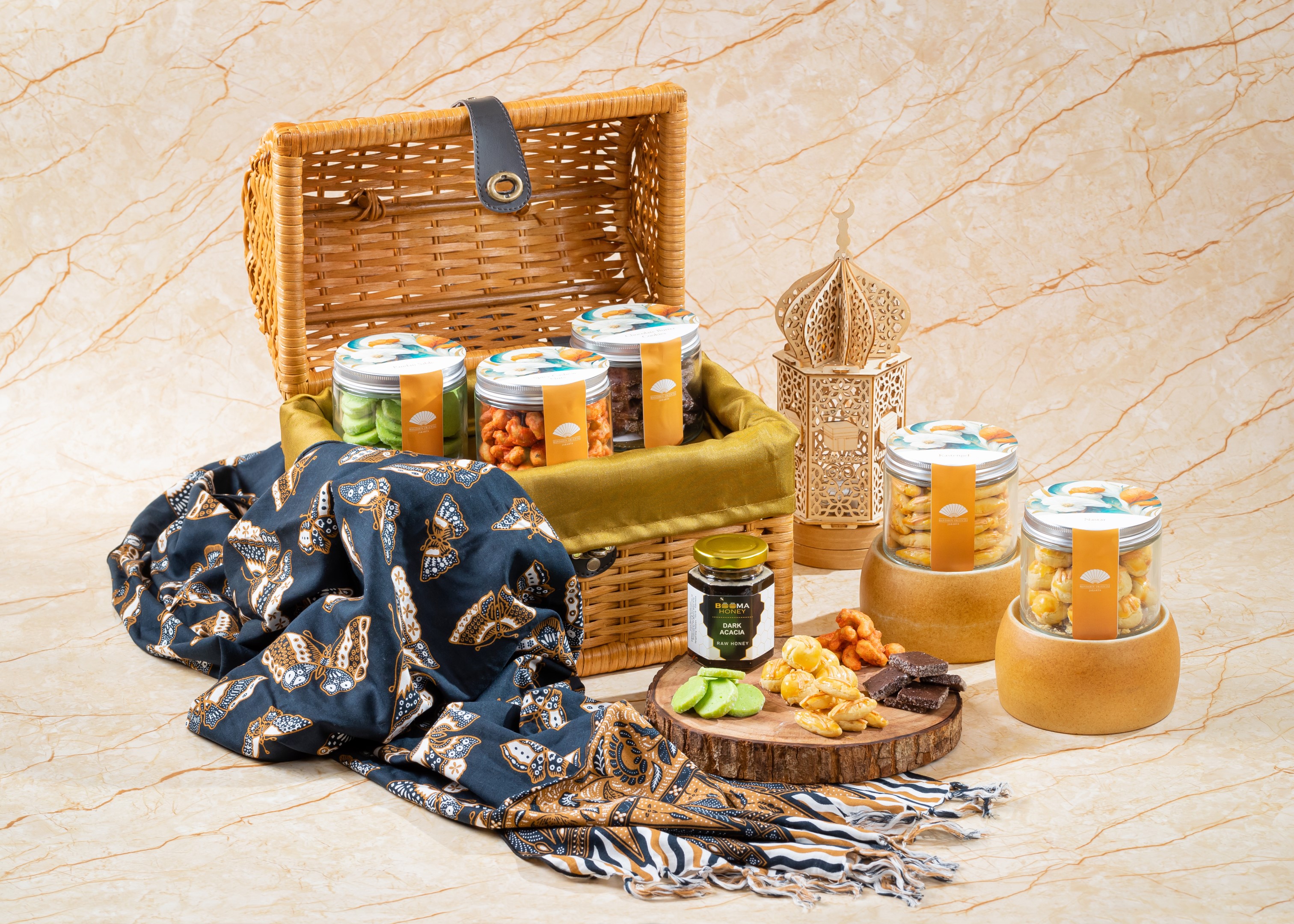 Akbar Treasure Box Hampers Mandarin Oriental Jakarta