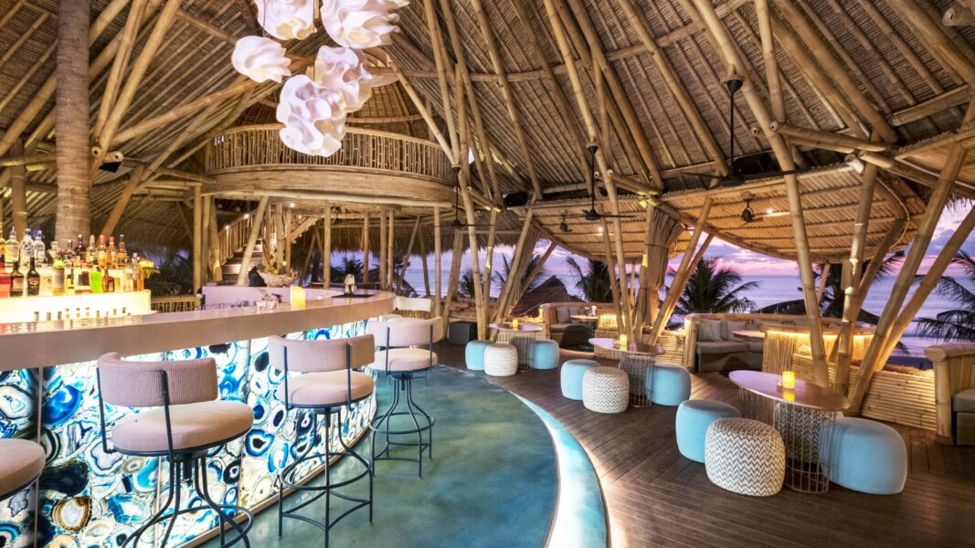 Azul Beach Club Bali - Tiki Barr