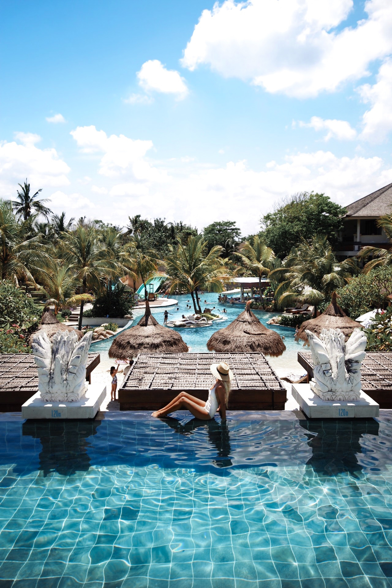 Azul Beach Club - Infinity Pool