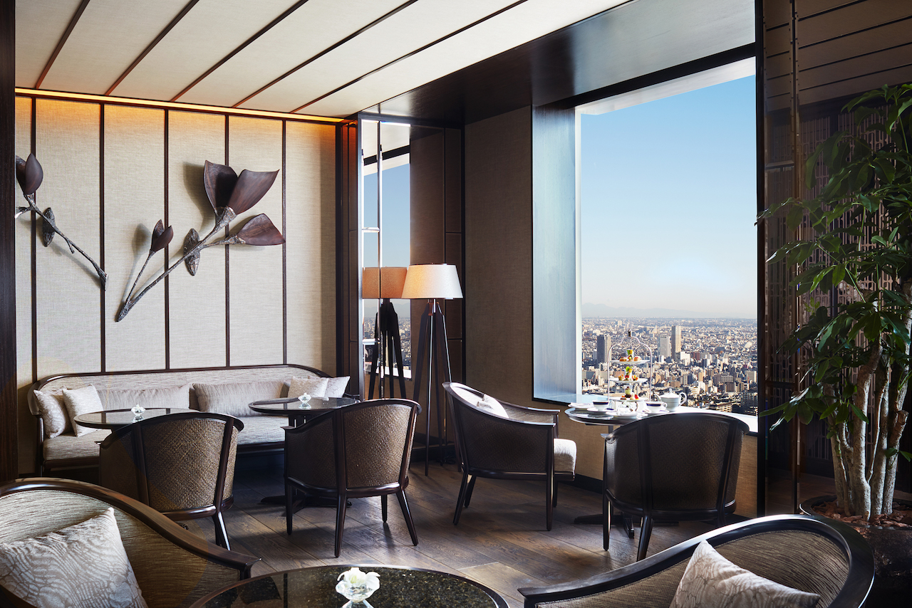 Tokyo, Tokyo’s Luxurious Hotel Club Lounges With A View