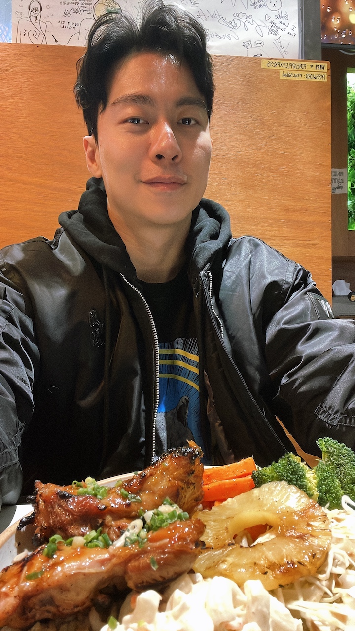 Singaporeans, Singaporeans Living in Seoul, Hong Kong &#038; Bangkok On Local Dishes They Miss