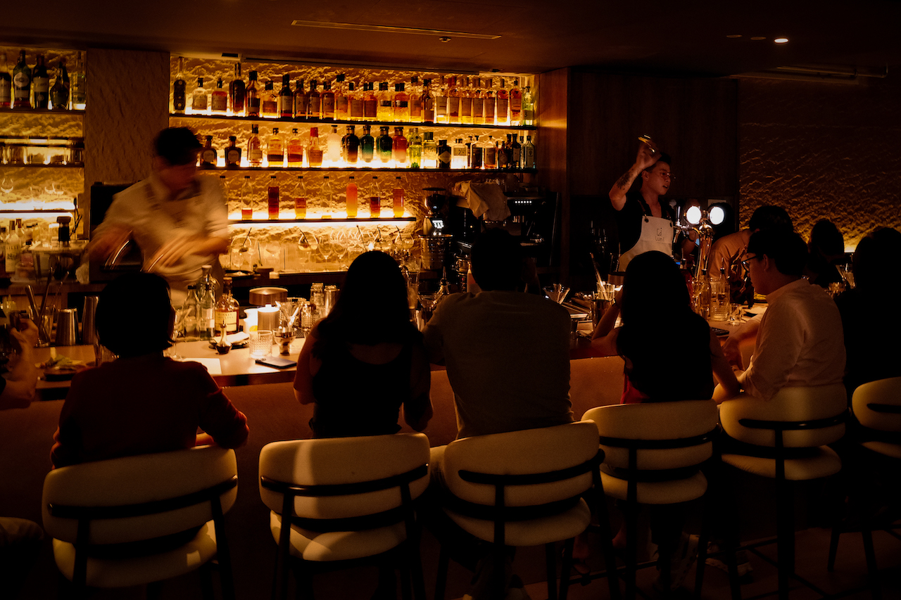 bars, 3 Must-Try Singapore Bars Mixing Spirits, Scents and Local Flavours