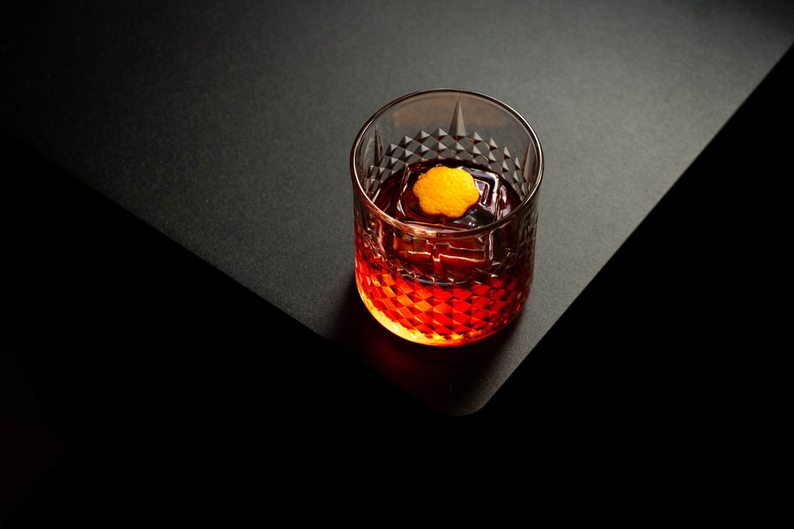 bars, 3 Must-Try Singapore Bars Mixing Spirits, Scents and Local Flavours