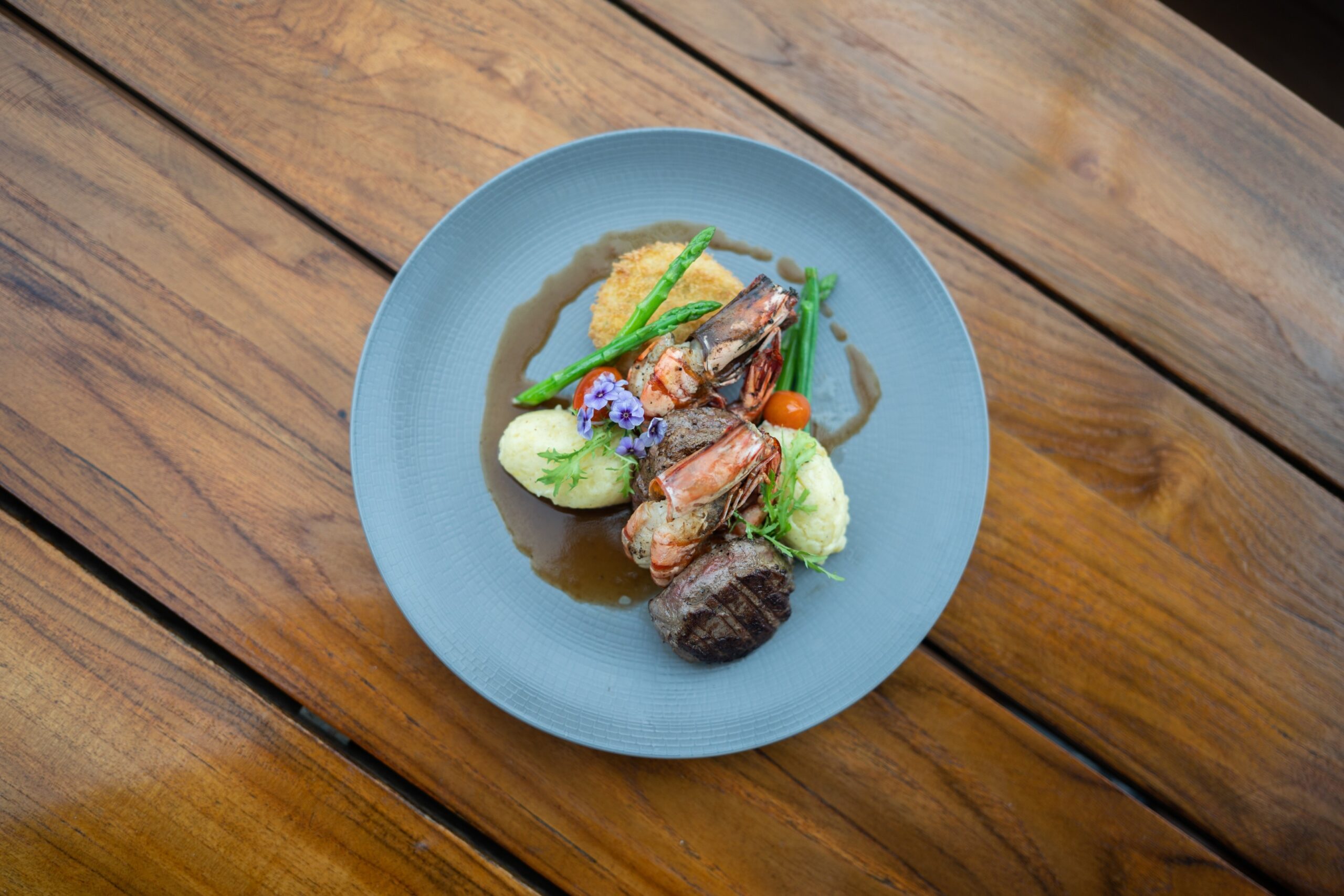 sokube discovery kartika plaza hotel, Sokube Bar &#038; Restaurant: Kuta’s All-Day Seaside Indulgence at Discovery Kartika Hotel Plaza