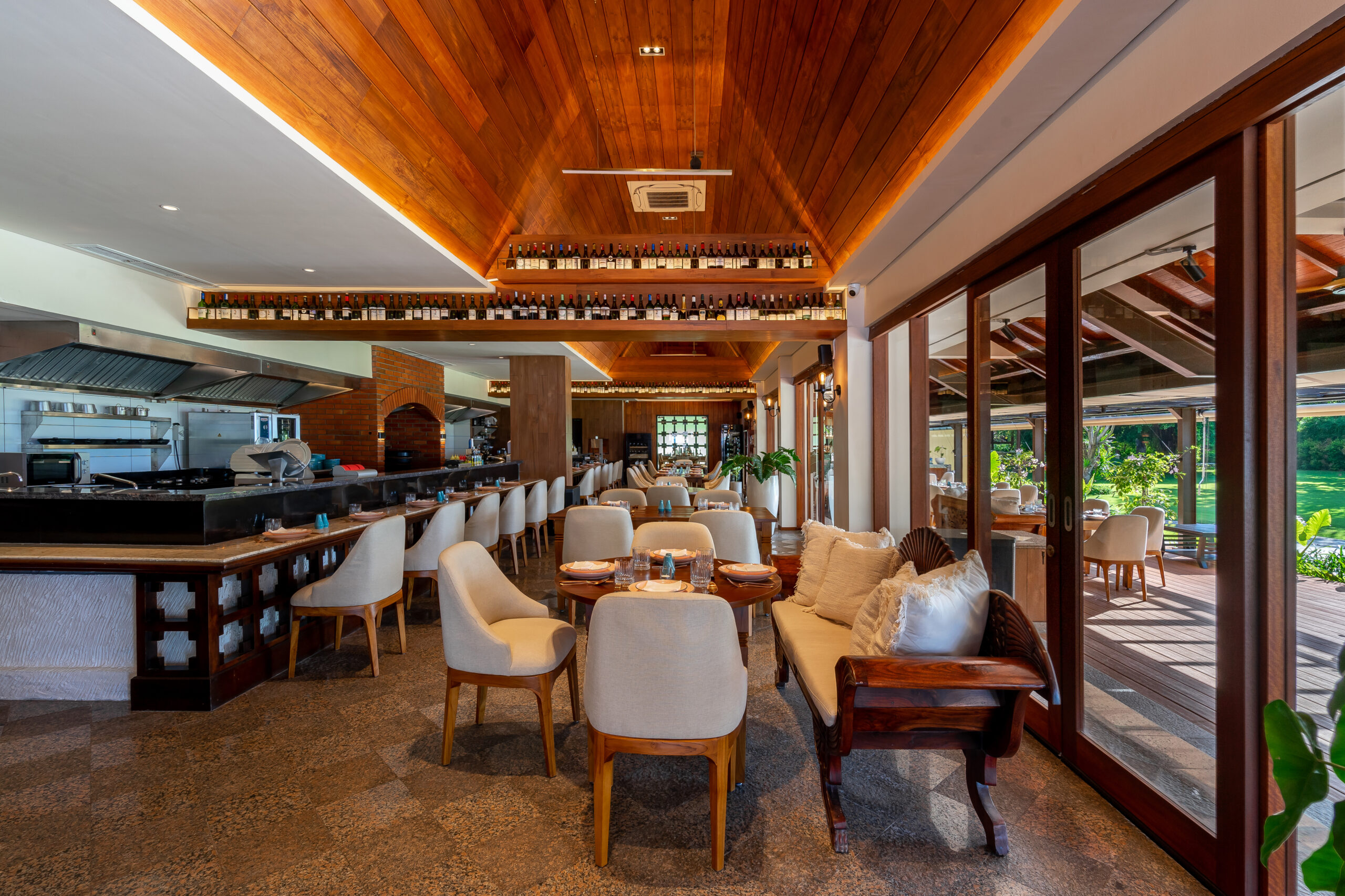 El Jardin at Discovery Kartika Plaza Hotel