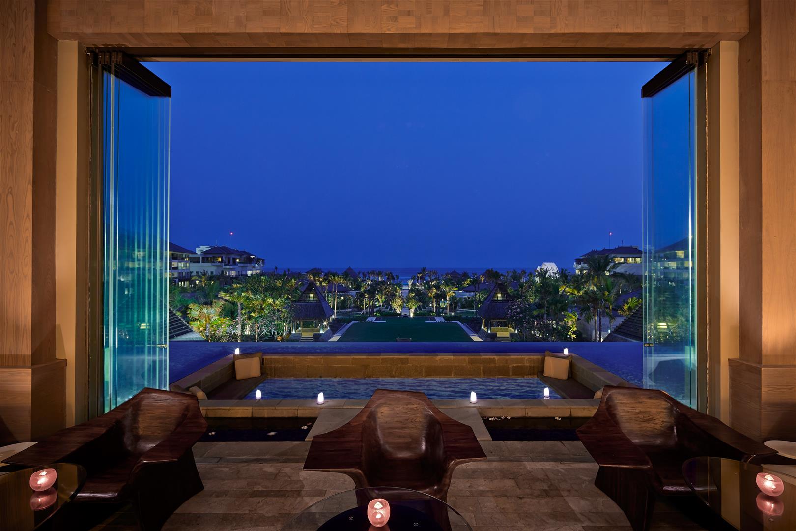 The Ritz-Carlton Lounge & Bar