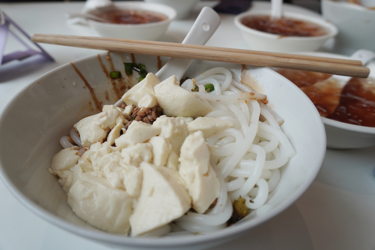 Kunming, Where to Eat and Drink in Kunming: From Local Markets to Suma’s Botanical Bar