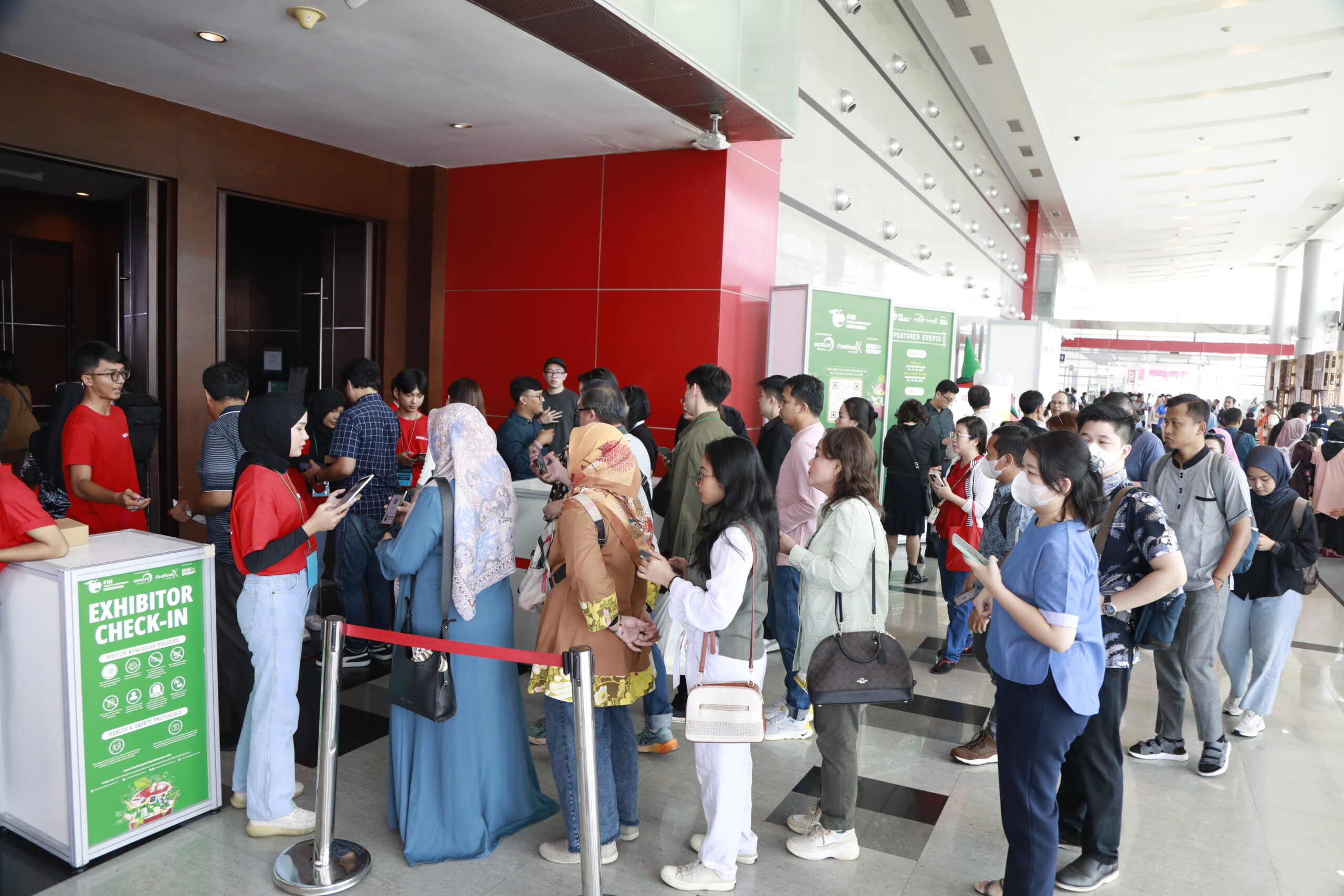food hospitality indonesia jakarta queue