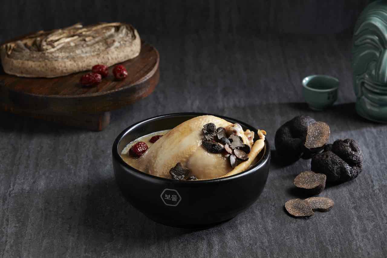 Samgyetang, Nourishing Samgyetang: Where to Eat Korean Ginseng Chicken Soup Singapore