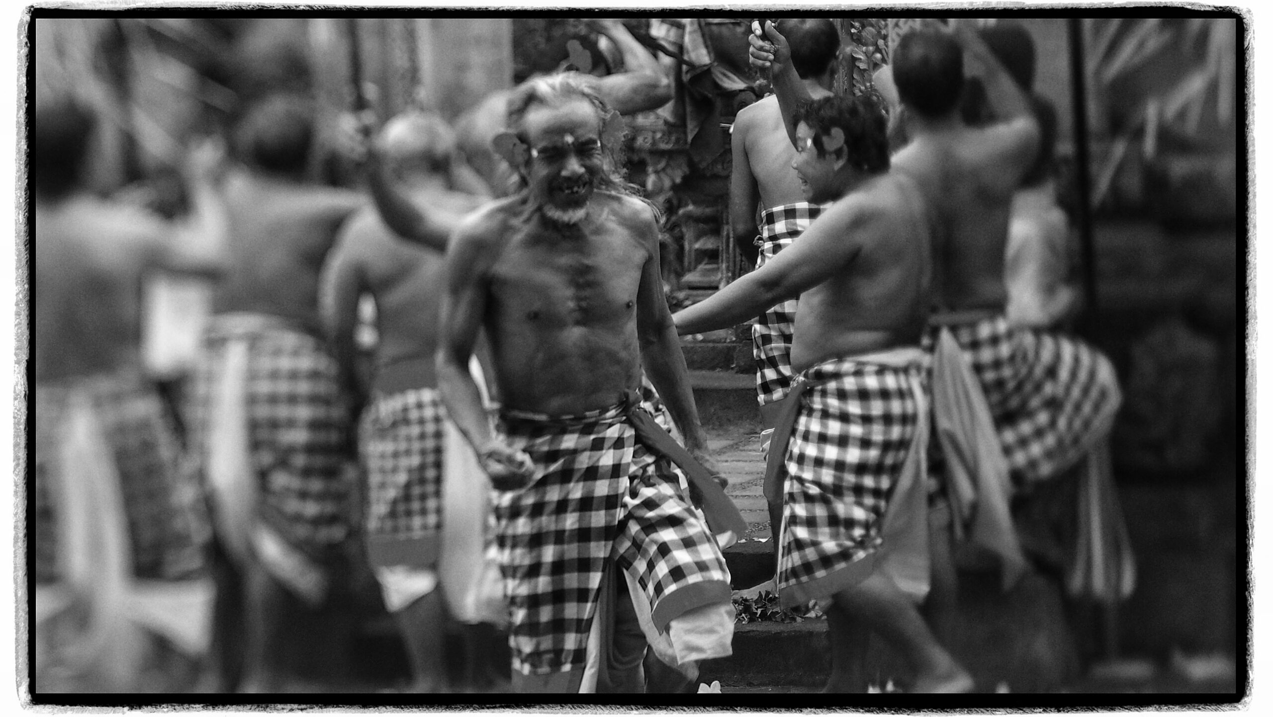 photography exhibition, A Portrait of Human Art: Darwis Triadi&rsquo;s Photography Exhibition at Sudakara ArtSpace