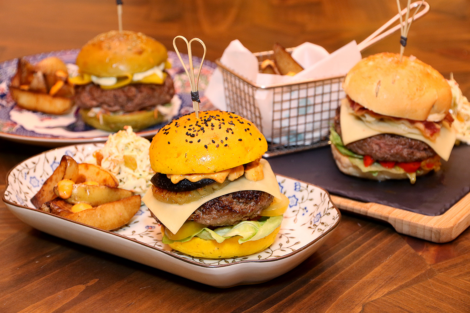 , Wagyu beef burgers at Pan Pacific Singapore