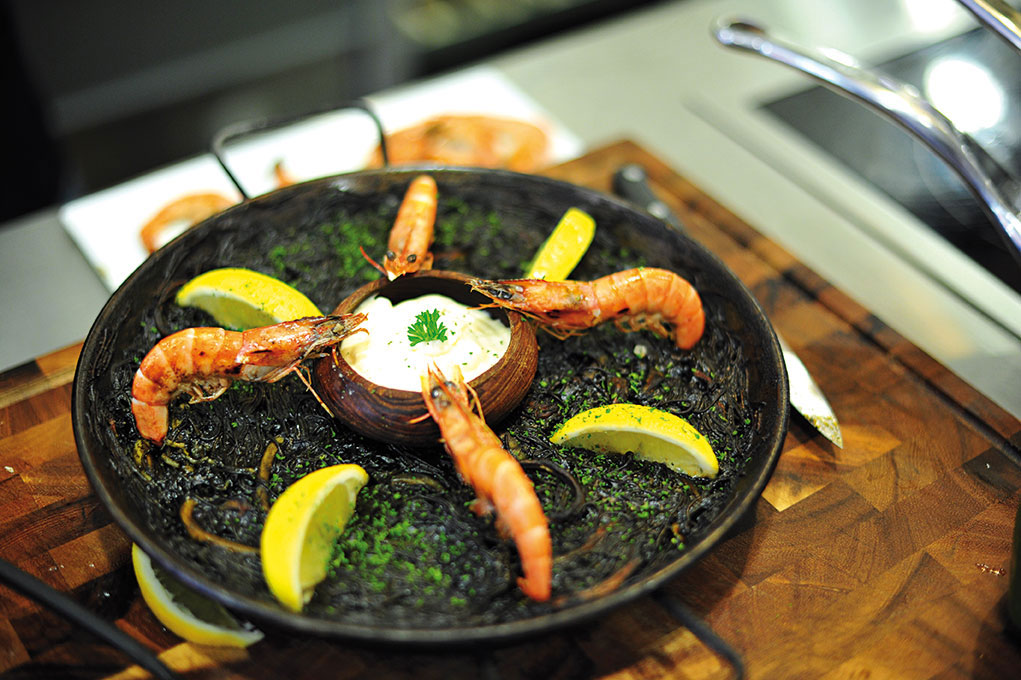 Fideua negra (squid ink noodles) recipe epicure Magazine